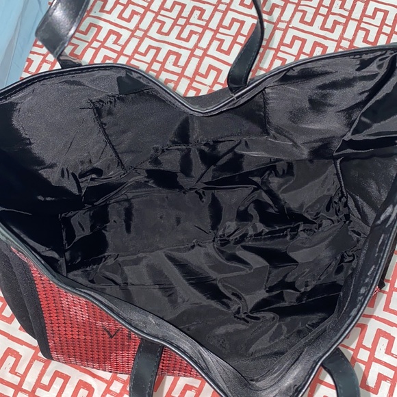 NWT Brand New Victoria’s Secret Tote - Picture 4 of 8